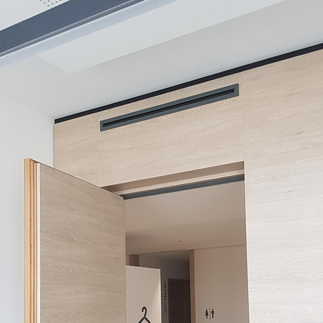 Lijnrooster aluminium met 1 instelbaar patroonblad – 500 mm – RAL 9016 + geïsoleerd plenum met luchtdebietregelklep